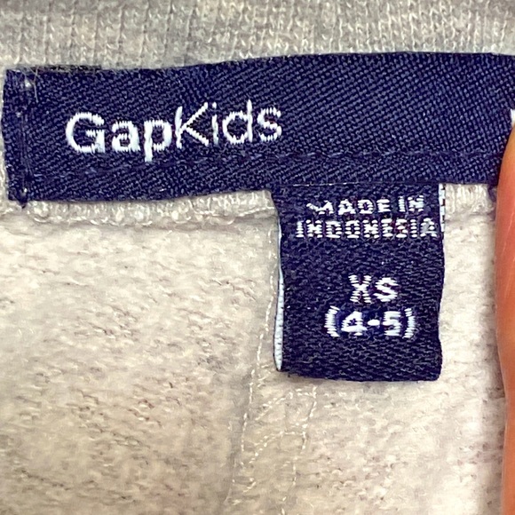 Girls Bundle Gap Kids Sweats The Children’s Place Shirt & Hello Kitty Sweatshirt - Picture 14 of 17